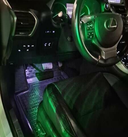 Белый Лексус НХ, объемом двигателя 2.49 л и пробегом 203 тыс. км за 28000 $, фото 79 на Automoto.ua