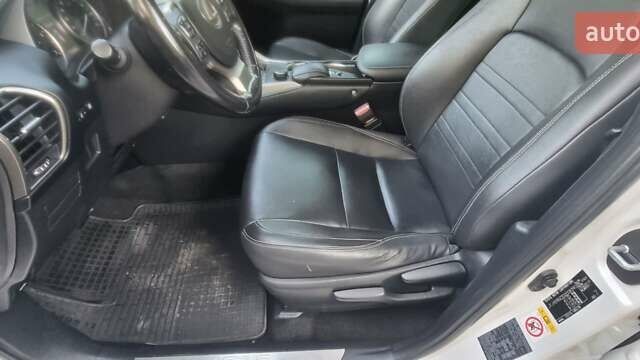 Білий Лексус НХ, об'ємом двигуна 1.99 л та пробігом 117 тис. км за 25700 $, фото 40 на Automoto.ua