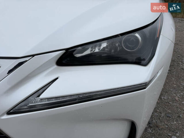 Білий Лексус НХ, об'ємом двигуна 1.99 л та пробігом 103 тис. км за 21500 $, фото 9 на Automoto.ua