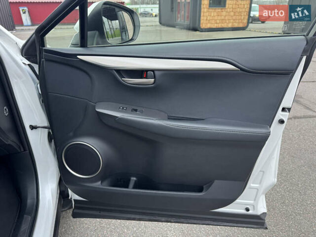 Білий Лексус НХ, об'ємом двигуна 2.5 л та пробігом 119 тис. км за 26500 $, фото 18 на Automoto.ua