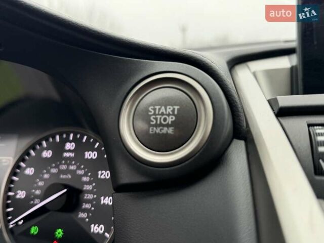 Белый Лексус НХ, объемом двигателя 2 л и пробегом 137 тыс. км за 19500 $, фото 46 на Automoto.ua