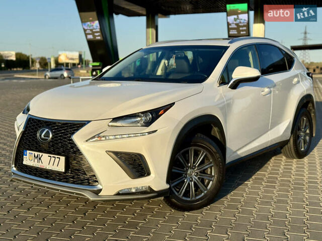 Белый Лексус НХ, объемом двигателя 2 л и пробегом 107 тыс. км за 21999 $, фото 3 на Automoto.ua
