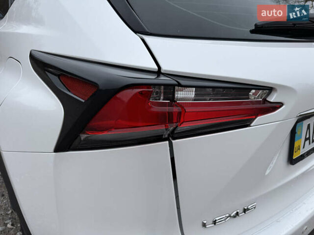 Білий Лексус НХ, об'ємом двигуна 1.99 л та пробігом 103 тис. км за 21500 $, фото 12 на Automoto.ua