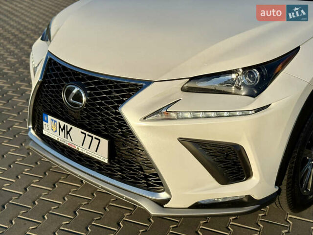 Белый Лексус НХ, объемом двигателя 2 л и пробегом 107 тыс. км за 21999 $, фото 5 на Automoto.ua