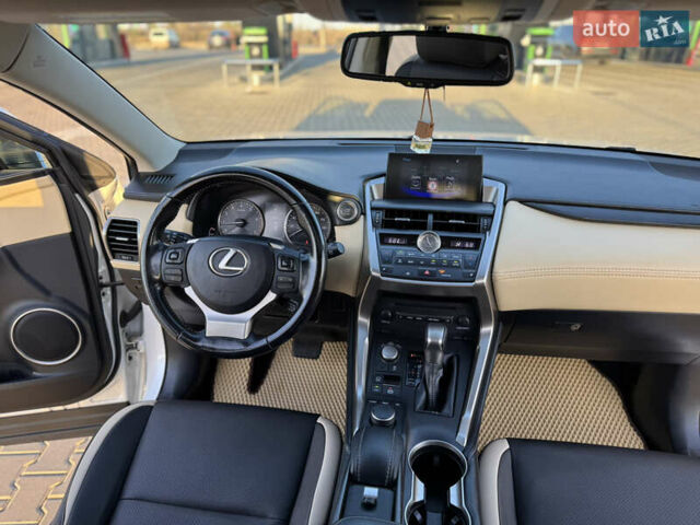 Белый Лексус НХ, объемом двигателя 2 л и пробегом 107 тыс. км за 21999 $, фото 40 на Automoto.ua