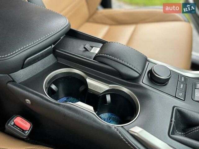 Белый Лексус НХ, объемом двигателя 2 л и пробегом 137 тыс. км за 19500 $, фото 80 на Automoto.ua