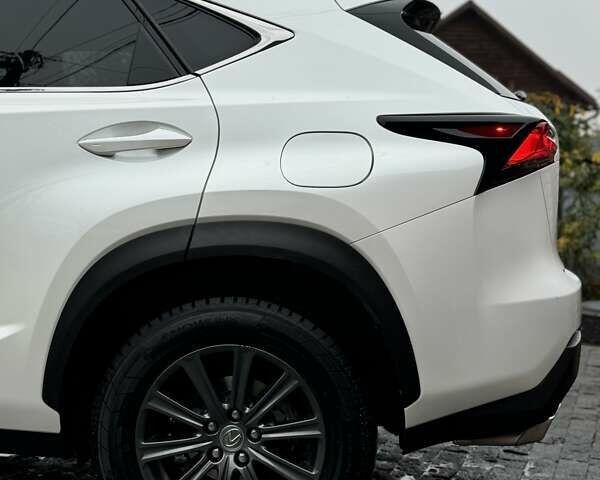 Белый Лексус НХ, объемом двигателя 2 л и пробегом 137 тыс. км за 19500 $, фото 12 на Automoto.ua