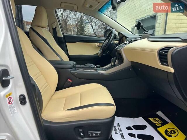 Белый Лексус НХ, объемом двигателя 1.99 л и пробегом 190 тыс. км за 20900 $, фото 24 на Automoto.ua