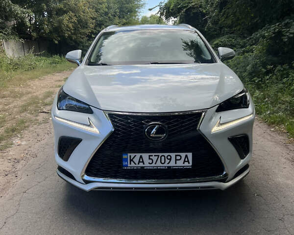 Белый Лексус НХ, объемом двигателя 2 л и пробегом 75 тыс. км за 21700 $, фото 3 на Automoto.ua