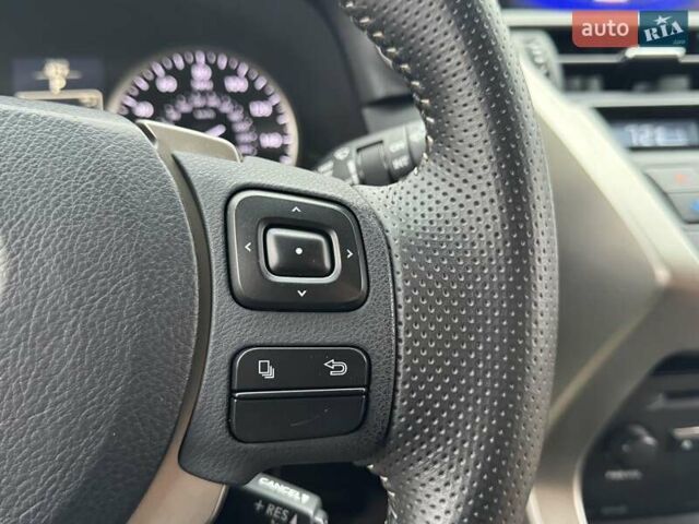 Белый Лексус НХ, объемом двигателя 2 л и пробегом 137 тыс. км за 19500 $, фото 40 на Automoto.ua