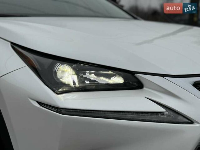 Белый Лексус НХ, объемом двигателя 2 л и пробегом 137 тыс. км за 19500 $, фото 14 на Automoto.ua