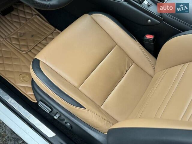 Белый Лексус НХ, объемом двигателя 2 л и пробегом 137 тыс. км за 19500 $, фото 35 на Automoto.ua