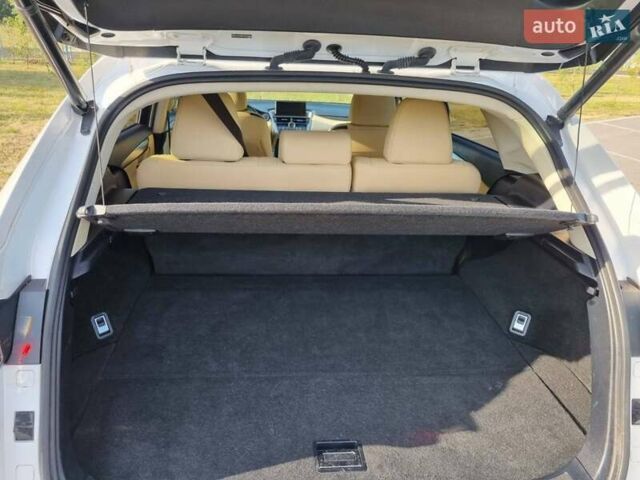 Білий Лексус НХ, об'ємом двигуна 1.99 л та пробігом 190 тис. км за 21500 $, фото 9 на Automoto.ua