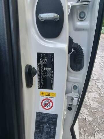 Білий Лексус НХ, об'ємом двигуна 1.99 л та пробігом 117 тис. км за 25700 $, фото 33 на Automoto.ua