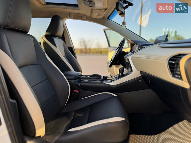 Белый Лексус НХ, объемом двигателя 2 л и пробегом 107 тыс. км за 21999 $, фото 33 на Automoto.ua