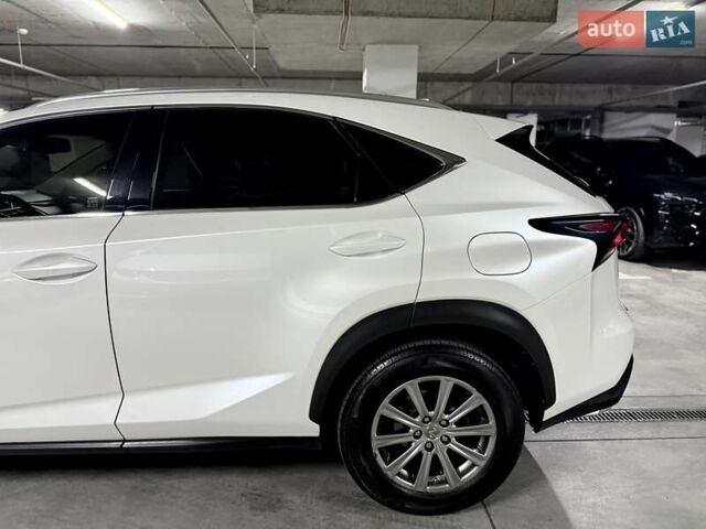 Білий Лексус НХ, об'ємом двигуна 2 л та пробігом 142 тис. км за 19800 $, фото 5 на Automoto.ua