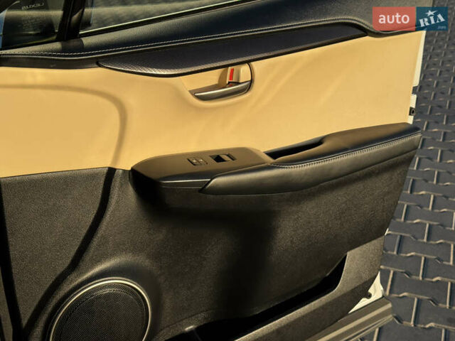 Белый Лексус НХ, объемом двигателя 2 л и пробегом 107 тыс. км за 21999 $, фото 32 на Automoto.ua