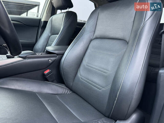 Білий Лексус НХ, об'ємом двигуна 2.5 л та пробігом 119 тис. км за 26500 $, фото 31 на Automoto.ua