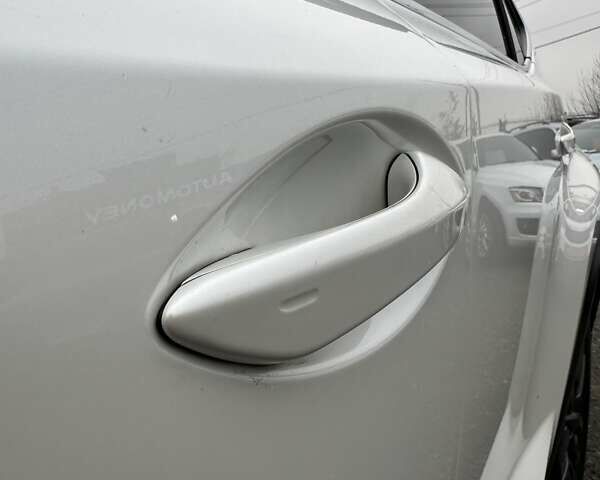 Белый Лексус НХ, объемом двигателя 1.99 л и пробегом 213 тыс. км за 20999 $, фото 6 на Automoto.ua