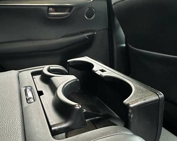 Белый Лексус НХ, объемом двигателя 1.99 л и пробегом 213 тыс. км за 20999 $, фото 25 на Automoto.ua