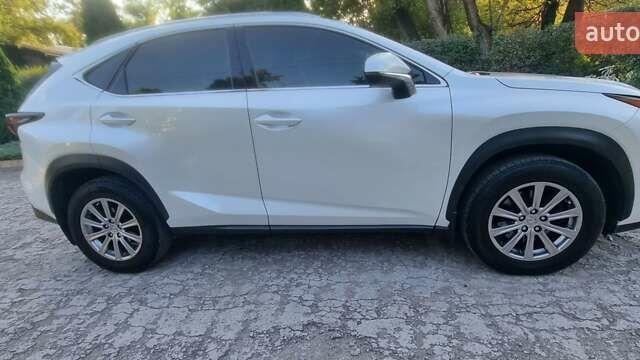 Білий Лексус НХ, об'ємом двигуна 1.99 л та пробігом 117 тис. км за 25700 $, фото 13 на Automoto.ua