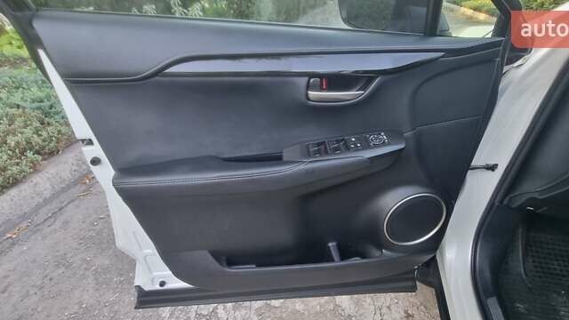 Білий Лексус НХ, об'ємом двигуна 1.99 л та пробігом 117 тис. км за 25700 $, фото 36 на Automoto.ua