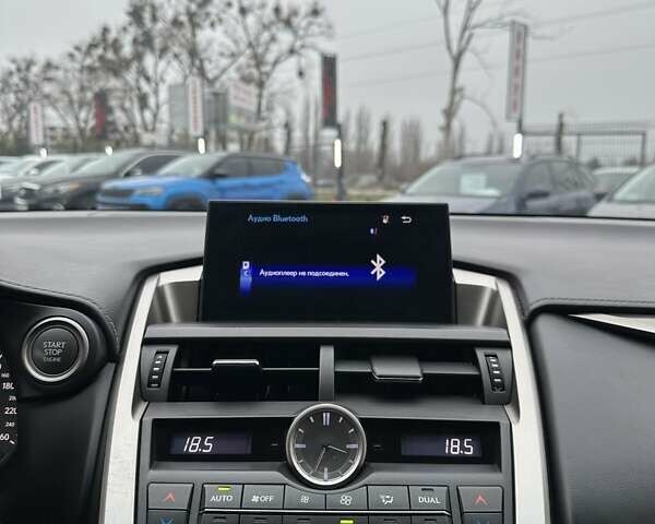 Білий Лексус НХ, об'ємом двигуна 1.99 л та пробігом 213 тис. км за 19900 $, фото 34 на Automoto.ua