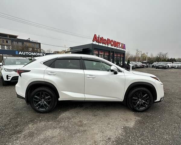 Белый Лексус НХ, объемом двигателя 1.99 л и пробегом 213 тыс. км за 20999 $, фото 4 на Automoto.ua