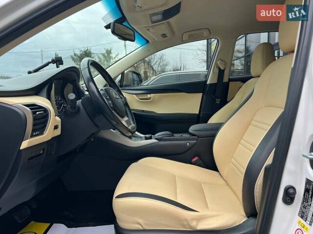 Белый Лексус НХ, объемом двигателя 1.99 л и пробегом 190 тыс. км за 20900 $, фото 8 на Automoto.ua