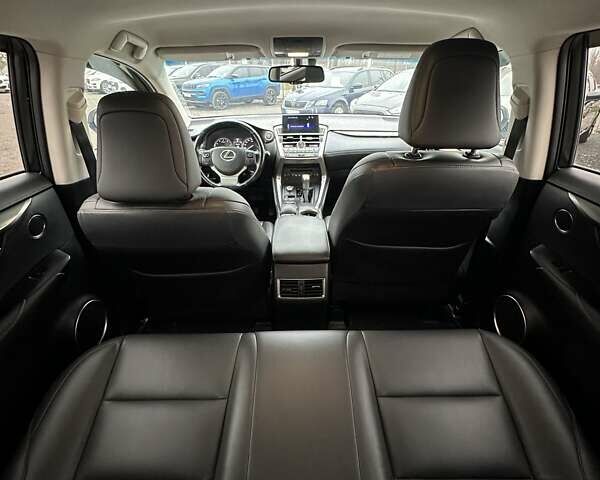 Белый Лексус НХ, объемом двигателя 1.99 л и пробегом 213 тыс. км за 20999 $, фото 18 на Automoto.ua