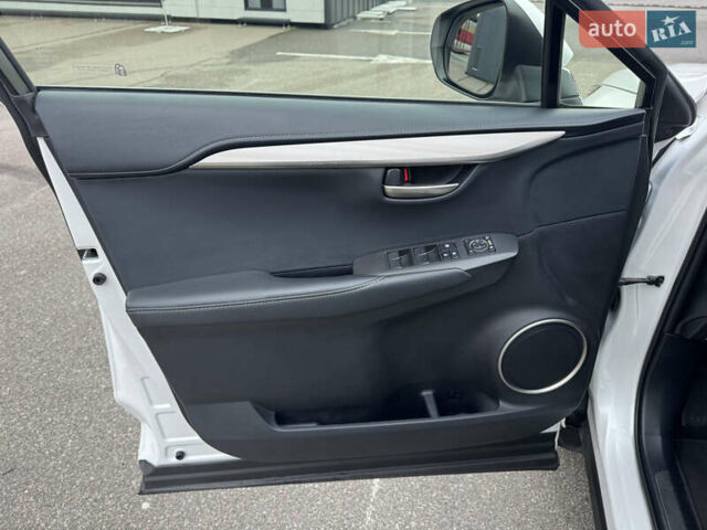 Білий Лексус НХ, об'ємом двигуна 2.5 л та пробігом 119 тис. км за 26500 $, фото 29 на Automoto.ua