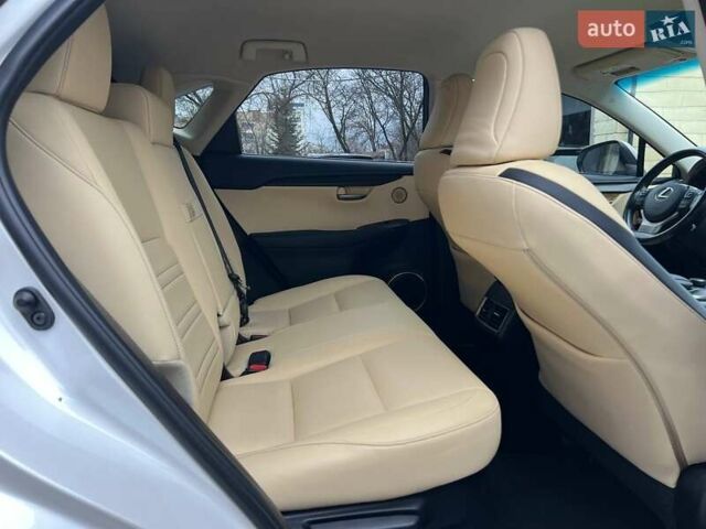 Белый Лексус НХ, объемом двигателя 1.99 л и пробегом 190 тыс. км за 20900 $, фото 27 на Automoto.ua