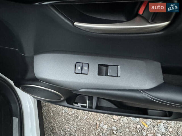 Білий Лексус НХ, об'ємом двигуна 1.99 л та пробігом 103 тис. км за 21500 $, фото 20 на Automoto.ua