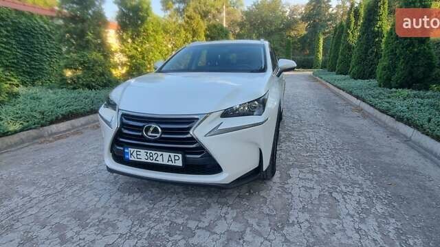 Білий Лексус НХ, об'ємом двигуна 1.99 л та пробігом 117 тис. км за 25700 $, фото 6 на Automoto.ua