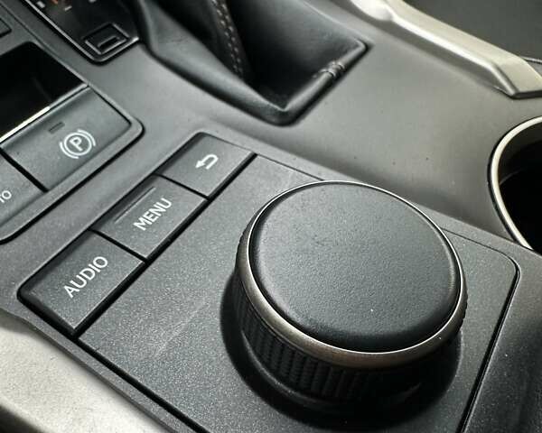 Белый Лексус НХ, объемом двигателя 1.99 л и пробегом 213 тыс. км за 19900 $, фото 24 на Automoto.ua