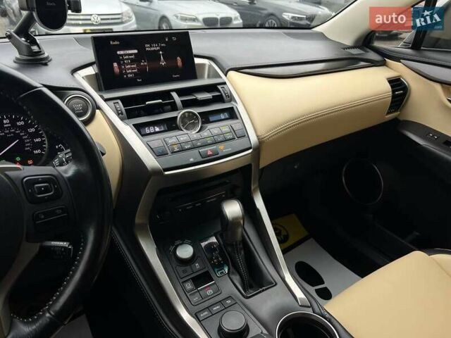 Белый Лексус НХ, объемом двигателя 1.99 л и пробегом 190 тыс. км за 20900 $, фото 18 на Automoto.ua