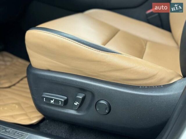 Белый Лексус НХ, объемом двигателя 2 л и пробегом 137 тыс. км за 19500 $, фото 33 на Automoto.ua