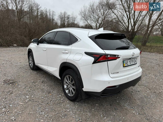 Білий Лексус НХ, об'ємом двигуна 1.99 л та пробігом 103 тис. км за 21500 $, фото 5 на Automoto.ua