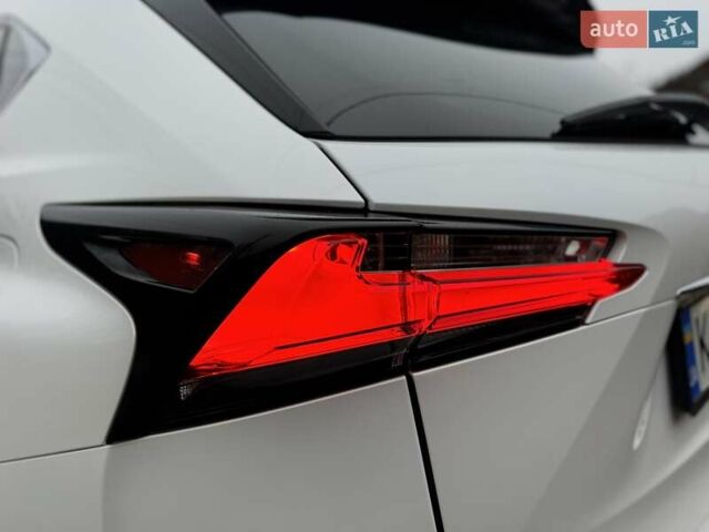 Белый Лексус НХ, объемом двигателя 2 л и пробегом 137 тыс. км за 19500 $, фото 19 на Automoto.ua