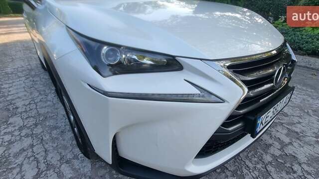 Білий Лексус НХ, об'ємом двигуна 1.99 л та пробігом 117 тис. км за 25700 $, фото 3 на Automoto.ua