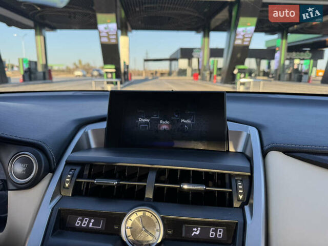 Белый Лексус НХ, объемом двигателя 2 л и пробегом 107 тыс. км за 21999 $, фото 27 на Automoto.ua