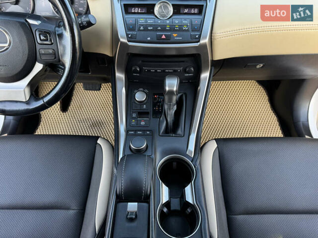 Белый Лексус НХ, объемом двигателя 2 л и пробегом 107 тыс. км за 21999 $, фото 44 на Automoto.ua