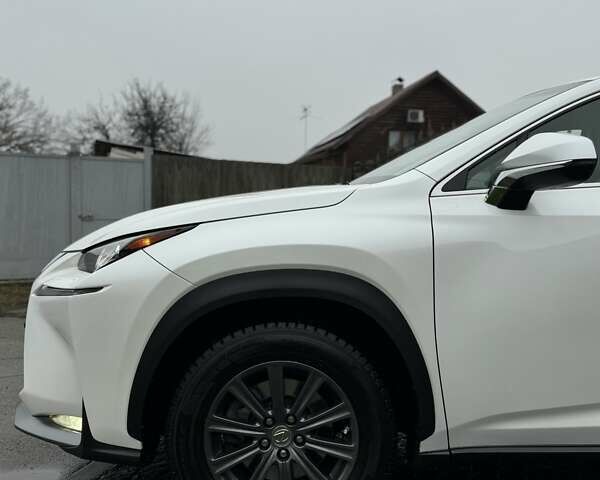 Белый Лексус НХ, объемом двигателя 2 л и пробегом 137 тыс. км за 19500 $, фото 11 на Automoto.ua