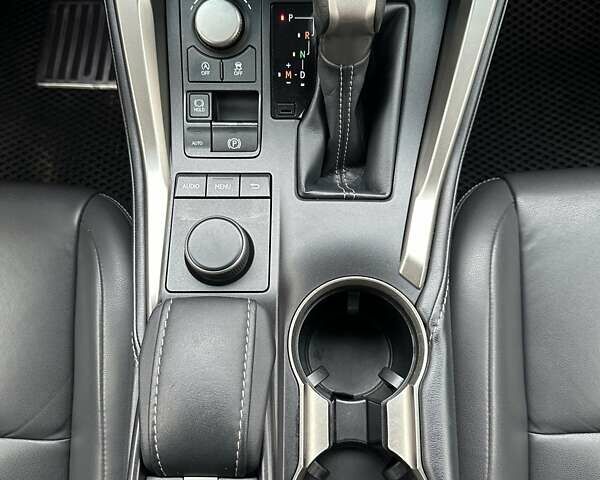 Белый Лексус НХ, объемом двигателя 1.99 л и пробегом 213 тыс. км за 20999 $, фото 30 на Automoto.ua