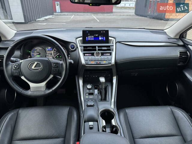 Білий Лексус НХ, об'ємом двигуна 2.5 л та пробігом 119 тис. км за 26500 $, фото 32 на Automoto.ua