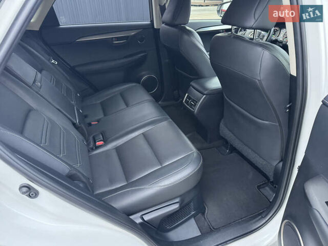 Білий Лексус НХ, об'ємом двигуна 2.5 л та пробігом 119 тис. км за 26500 $, фото 19 на Automoto.ua