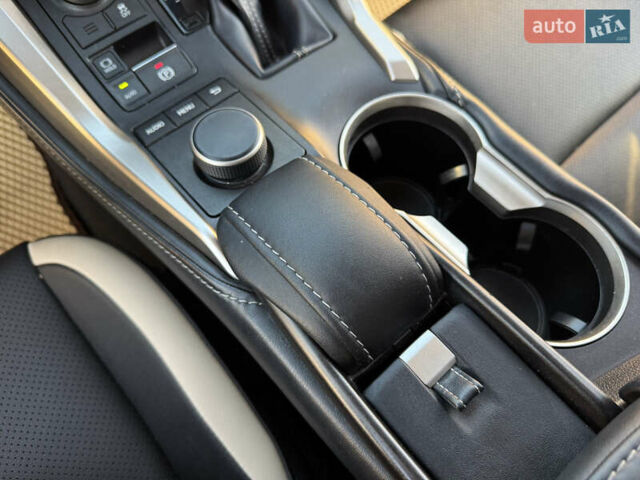 Белый Лексус НХ, объемом двигателя 2 л и пробегом 107 тыс. км за 21999 $, фото 31 на Automoto.ua