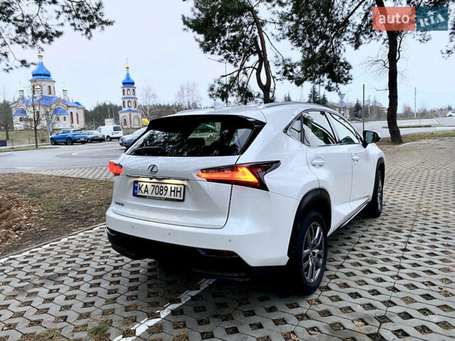 Білий Лексус НХ, об'ємом двигуна 1.99 л та пробігом 69 тис. км за 24000 $, фото 4 на Automoto.ua