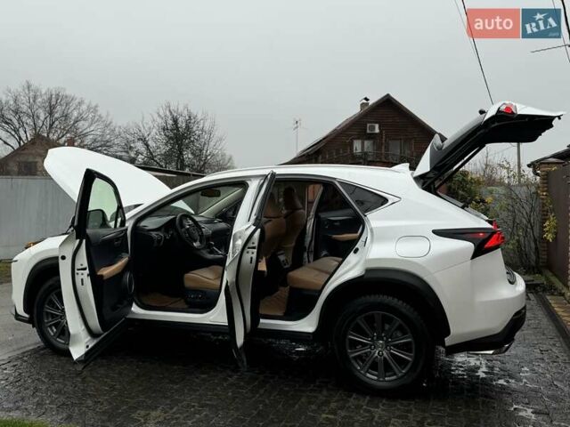 Белый Лексус НХ, объемом двигателя 2 л и пробегом 137 тыс. км за 19500 $, фото 28 на Automoto.ua