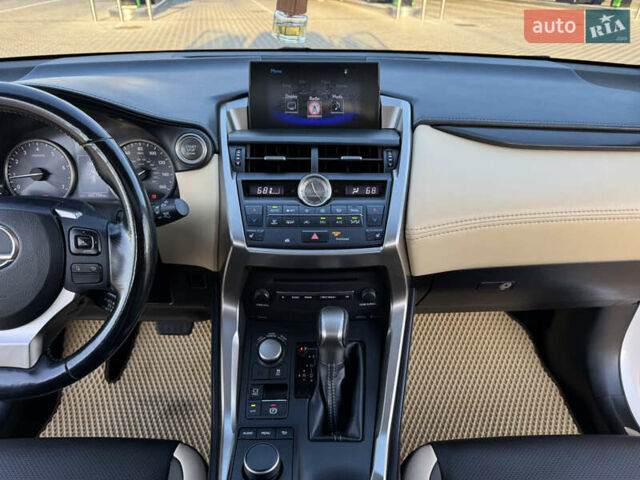 Белый Лексус НХ, объемом двигателя 2 л и пробегом 107 тыс. км за 21999 $, фото 43 на Automoto.ua